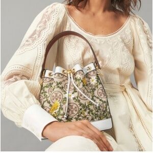 Tory Burch T Monogram Jacquard Embroidered Bucket Bag In Hazel / Gardenia RARE
